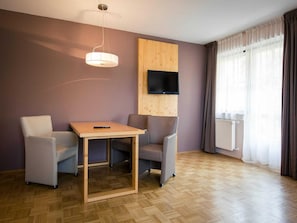Apartment | Dining