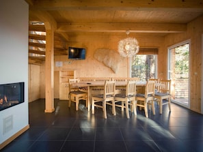 Chalet | Dining