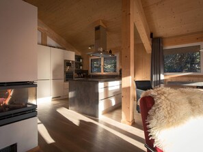 Chalet | Cocina privada | Tetera eléctrica y tostadora 