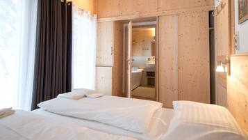 Chalet | 5 bedrooms, individually furnished, bed sheets