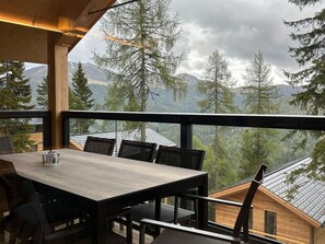 Chalet | Dining