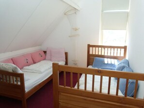 House | 3 bedrooms, individually furnished