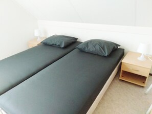 House | 3 bedrooms, individually furnished - Bungalow in Breskens Near Beach and Dunes (Breskens)