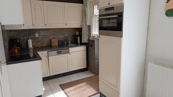 House | Private kitchen | Electric kettle, toaster