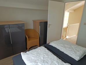 House | 3 bedrooms, iron/ironing board, individually furnished - House in Breskens Near Beach and Lighthouse (Breskens)