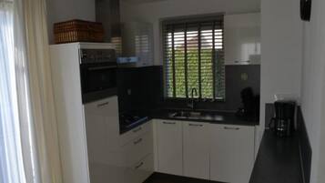 Casa | Cocina privada | Tetera eléctrica y tostadora