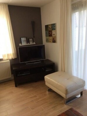 House | 3 bedrooms, individually furnished - Bungalow in Breskens Near Beach & Lighthouse (Breskens)