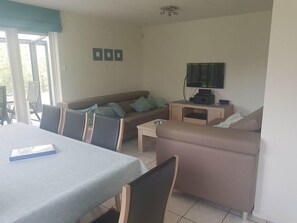 House | Dining - Coastal Bungalow w/ Garden (Breskens)