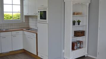 House | Private kitchen | Electric kettle, toaster, highchair