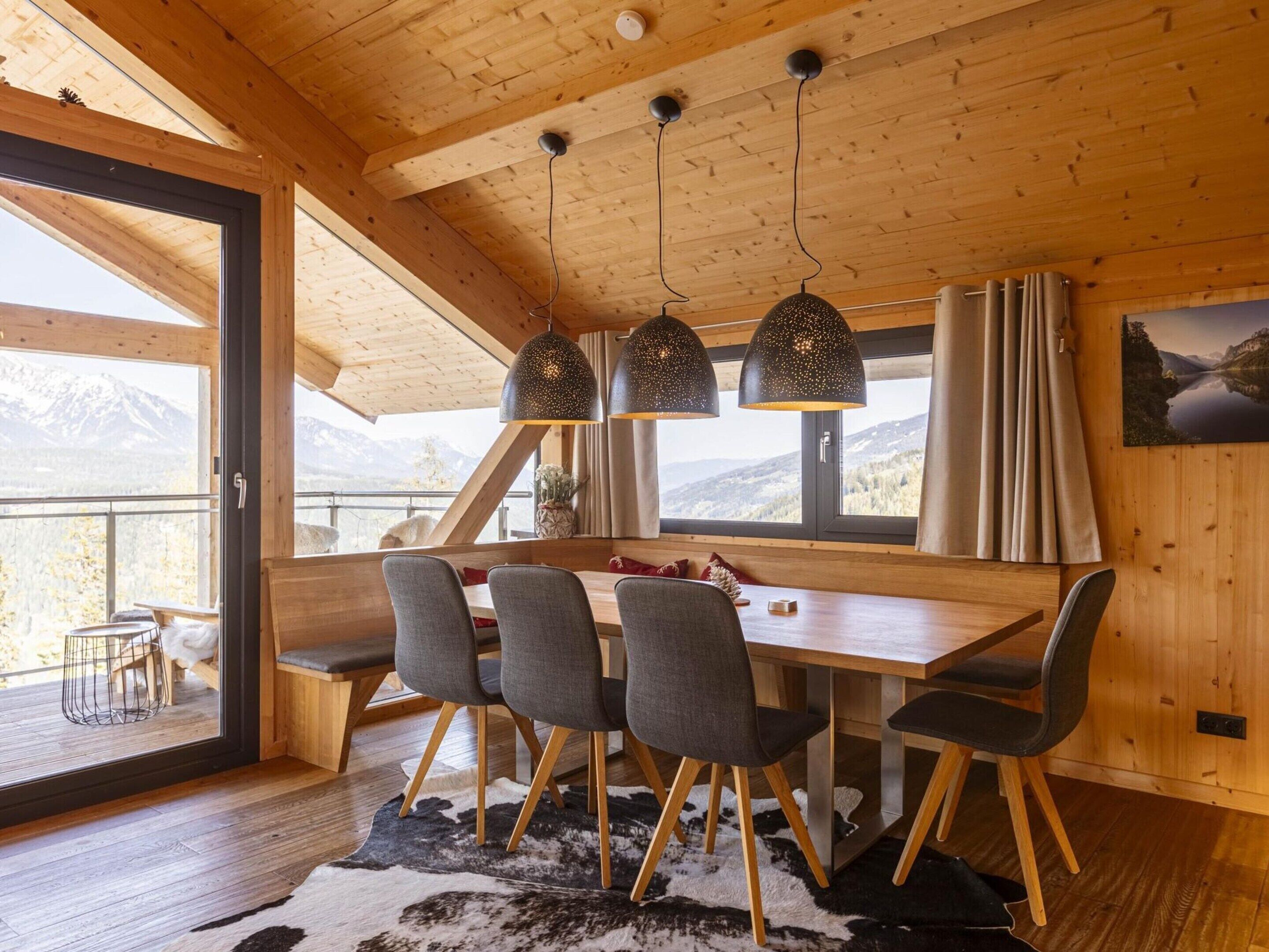 Chalet | Dining