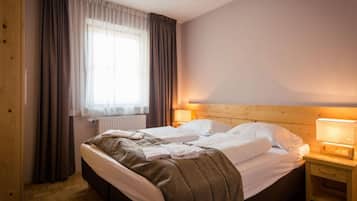 Apartment | 2 bedrooms, individually furnished, bed sheets