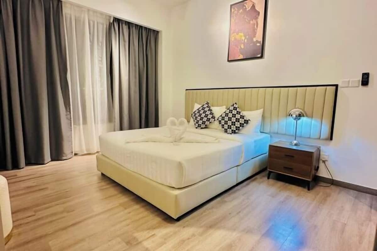 1 habitación y espacio para trabajar con laptop