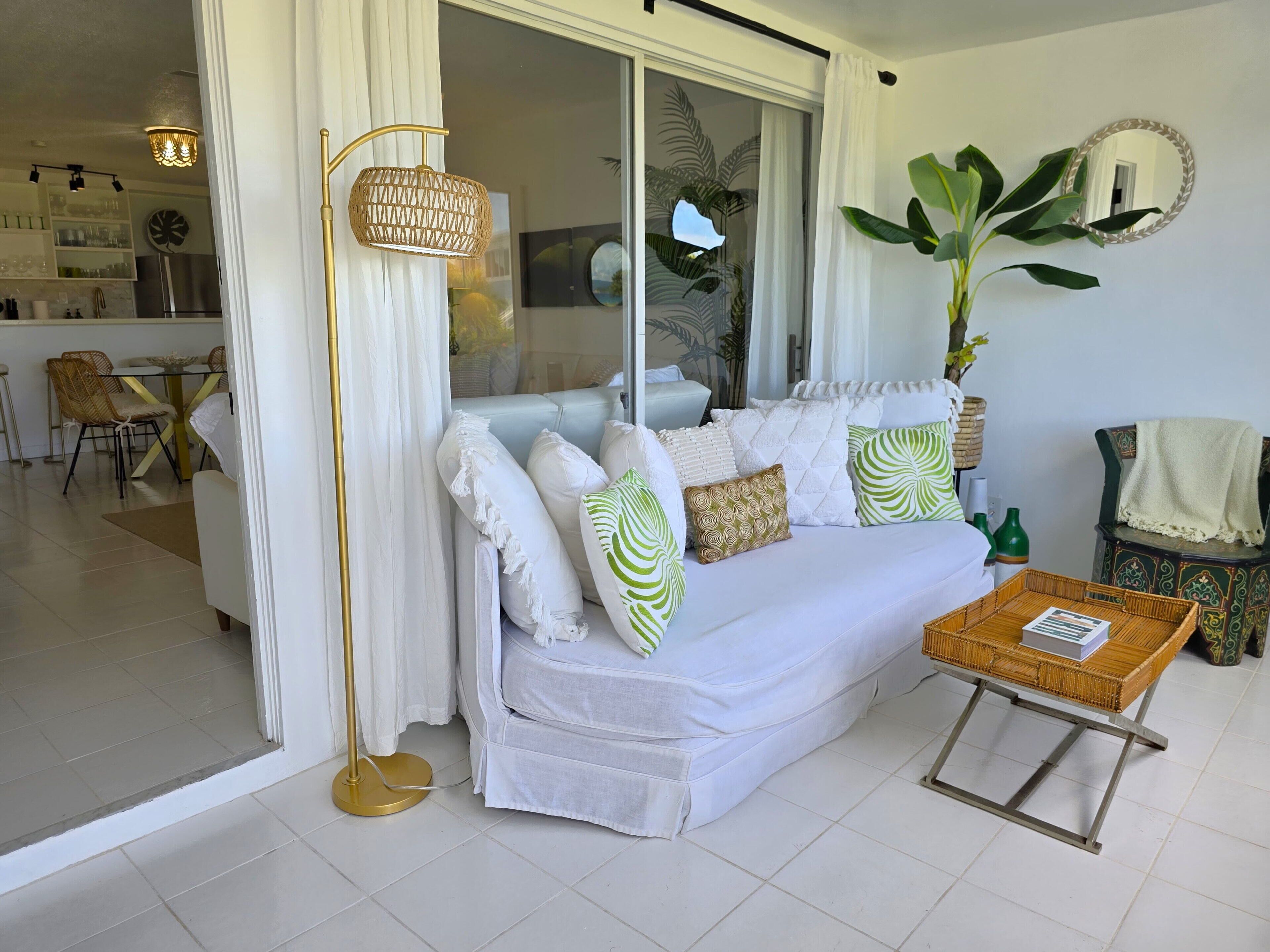 Smart-tv, boeken en een stereo