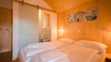 Nhà gỗ | 4 phòng ngủ, trang bị nội thất với thiết kế riêng biệt, bộ trải giường