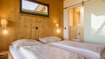 Chalet | 4 bedrooms, individually furnished, bed sheets