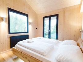 Chalet | 4 dormitorios, mobiliario individual, ropa de cama
