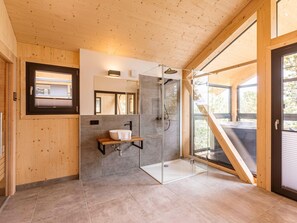 Chalet | Bathroom | Bathtub