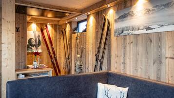 Chalet | Dining