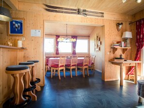 Chalet | Dining
