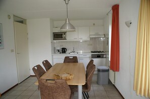 House | Dining - House in Breskens Near Scenic Beaches (Breskens)