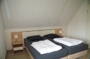 House | 3 bedrooms, individually furnished - House in Breskens Near Scenic Beaches (Breskens)