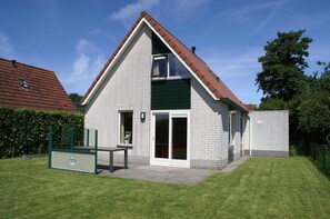 House | Exterior - House in Breskens Near Scenic Beaches (Breskens)