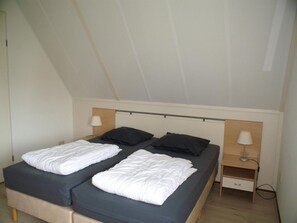 House | 3 bedrooms, individually furnished - House in Breskens Near Scenic Beaches (Breskens)