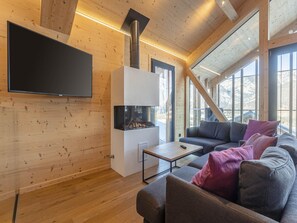 Apartment | Living area - Welcoming Chalet With Wellness (Haus)
