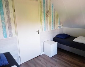 3 bedrooms, individually furnished - Amazing Holiday Home With Garden (Breskens)