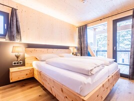 Chalé | 4 quartos, individualmente mobiliados, roupa de cama