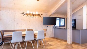 Chalet | Dining