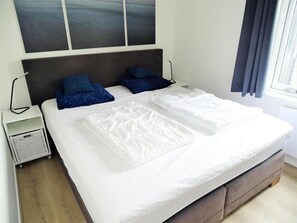 House | 3 bedrooms, individually furnished - Holiday Home With Pet-friendly Garden (Breskens)