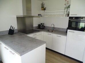 Huis | Privékeuken | Een waterkoker, een broodrooster