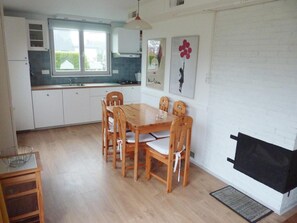 Dining - House in Breskens Near Scenic Beaches (Breskens)