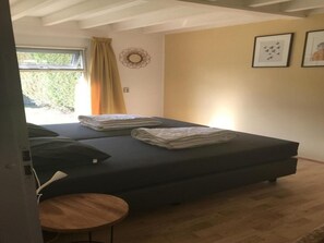 House | 3 bedrooms, individually furnished - House in Breskens Near Scenic Beaches (Breskens)