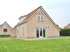 Exterior - Waterfront Bungalow Near Beach (Breskens)