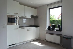House | Private kitchen | Electric kettle, toaster