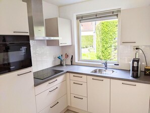 House | Private kitchen | Electric kettle, toaster