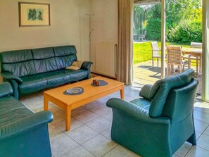 House | Living room - Bungalow in Breskens Near Waterfront Beach (Breskens)