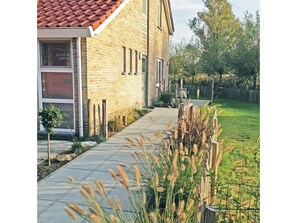 Garden - Bungalow in Breskens With Private Jetty (Breskens)