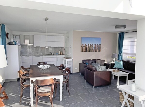 House | Dining - Bungalow in Breskens With Private Jetty (Breskens)