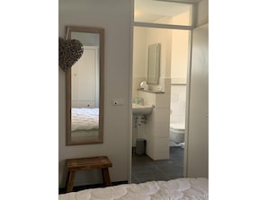 House | Bathroom - Bungalow in Breskens With Private Jetty (Breskens)