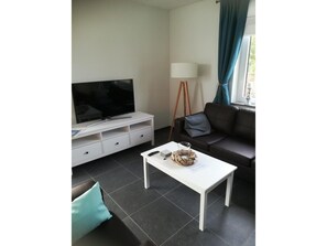 Living room - Bungalow in Breskens With Private Jetty (Breskens)