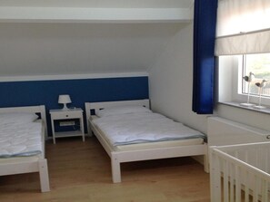 3 habitaciones y muebles diferentes 