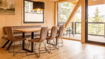 Chalet | Dining