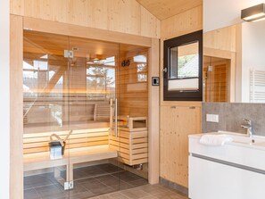 Chalet | Bathroom | Bathtub - Appealing Chalet With Balcony (Stadl-Predlitz)
