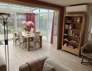 House | Dining - Stylish Coastal Home w/ Jetty (Breskens)