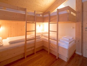 Chalet | 4 bedrooms, individually furnished