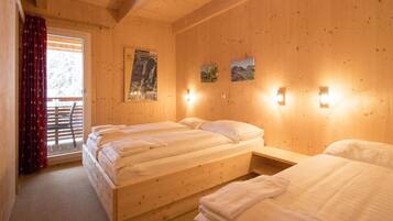 Chalet | 4 bedrooms, individually furnished, bed sheets