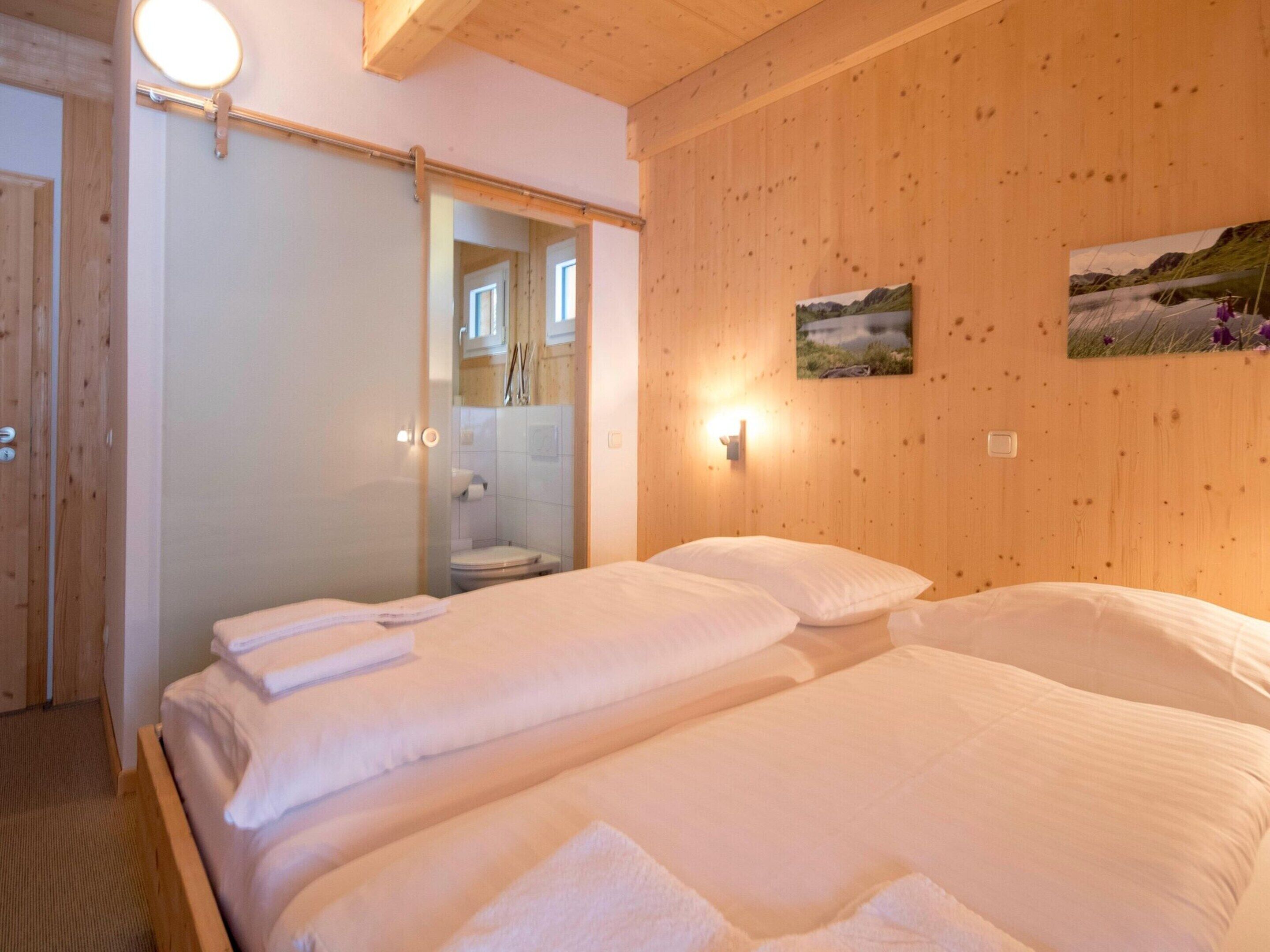 Chalet | 4 bedrooms, individually furnished, bed sheets